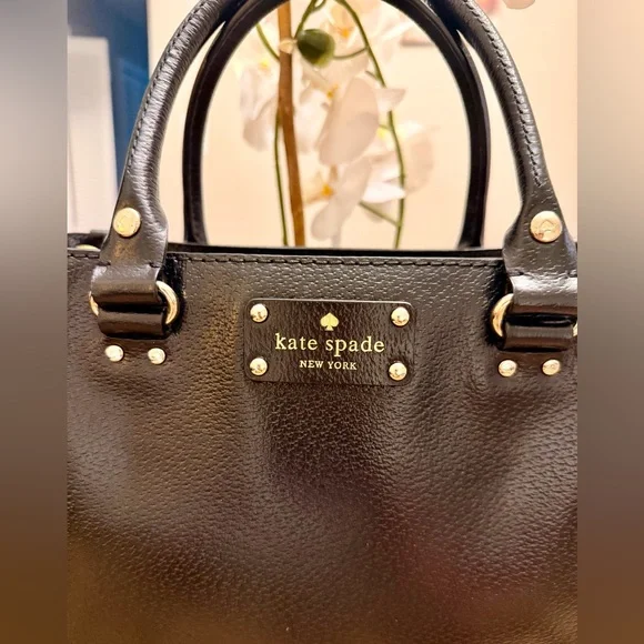 Kate Spade Wellesley Quinn
 Satchel with Pink Card Holder - Picture 4 of 17